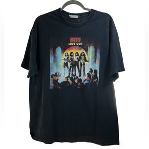 vintage KISS LOVE GUN concert band graphic tshirt
